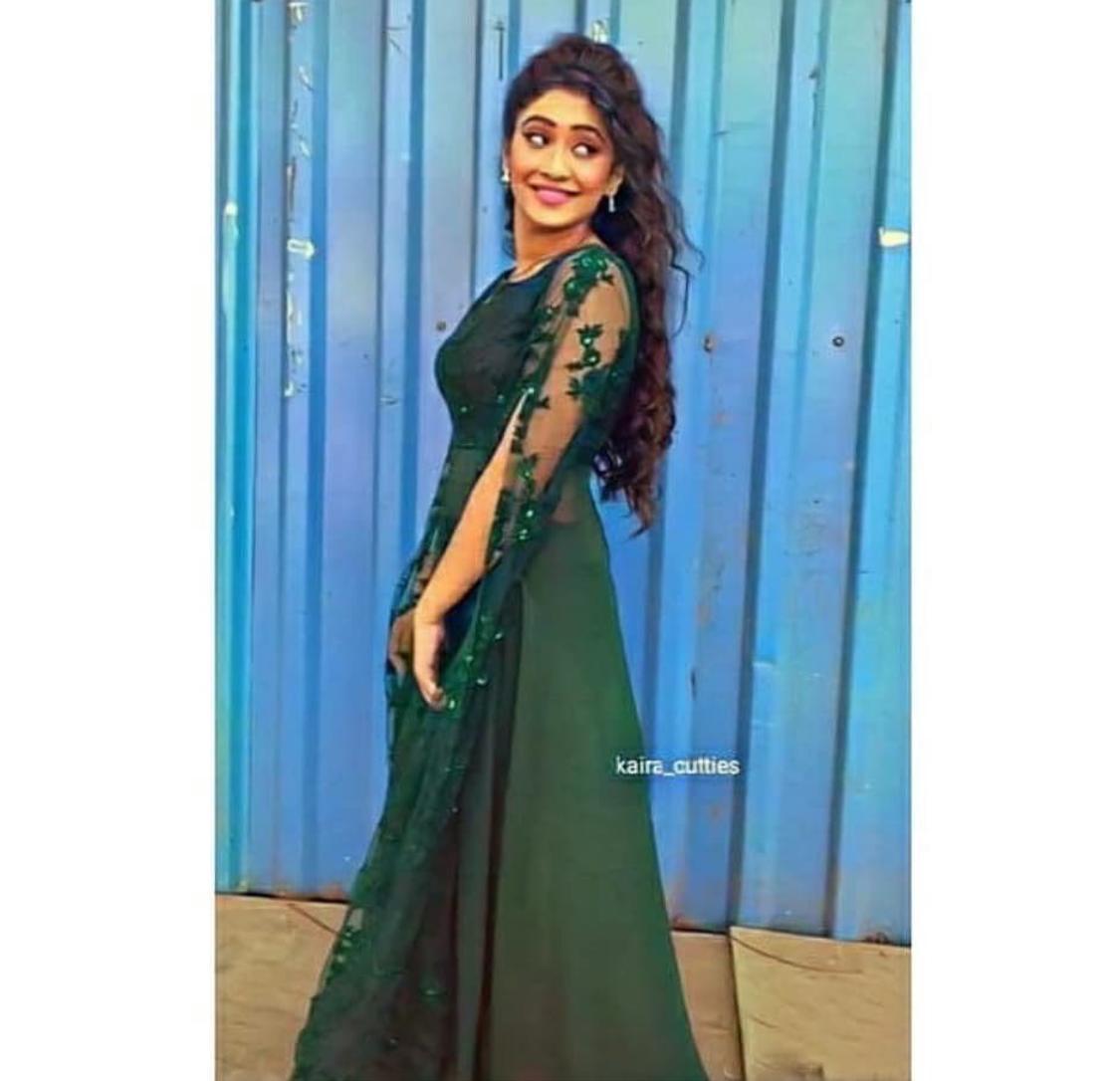 Shivangi Joshi Dark Green Dress Full ...